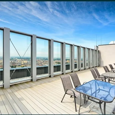 Hanza Tower De Lux Black Apartment