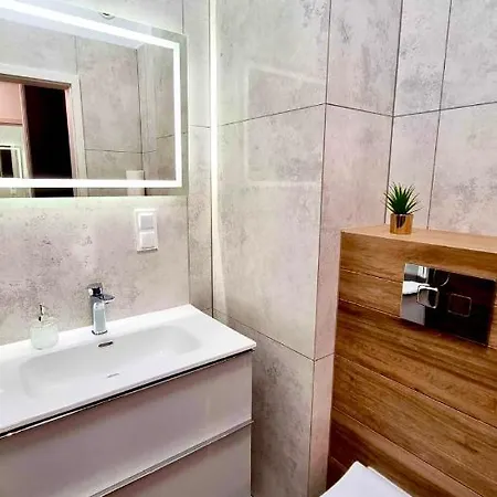 Hanza Tower De Lux Black Apartment