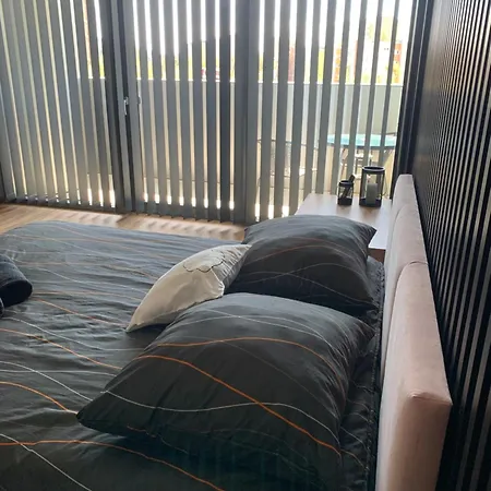 Hanza Tower De Lux Black * Štetín