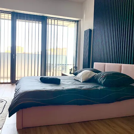 Hanza Tower De Lux Black Apartment